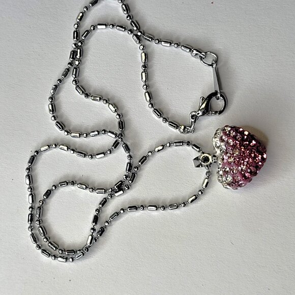 Small Pink Heart Shape Pendant on a 18K Silver Necklace - Picture 2 of 12